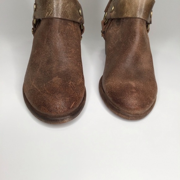 Frye Carson Harness Tall Western Boot in Chocolate Size 6. - Picture 4 of 16